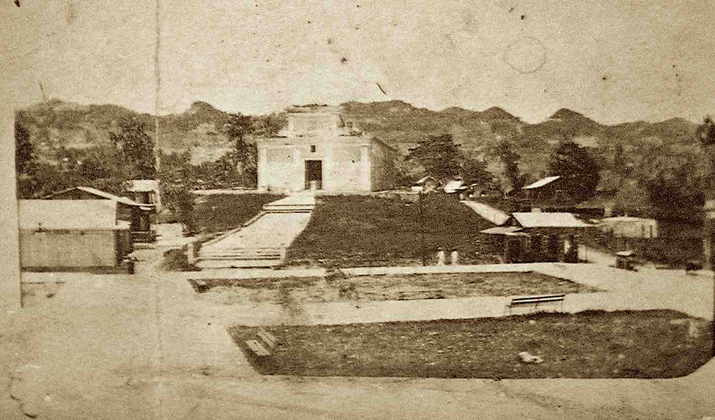 1914 image of the plaza in Moca