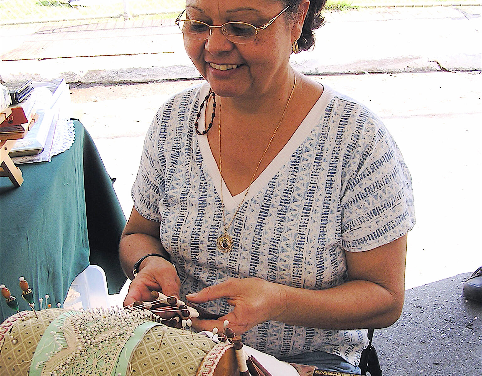 Olga Hernandez making lace at the Festival de Mundillo, Moca