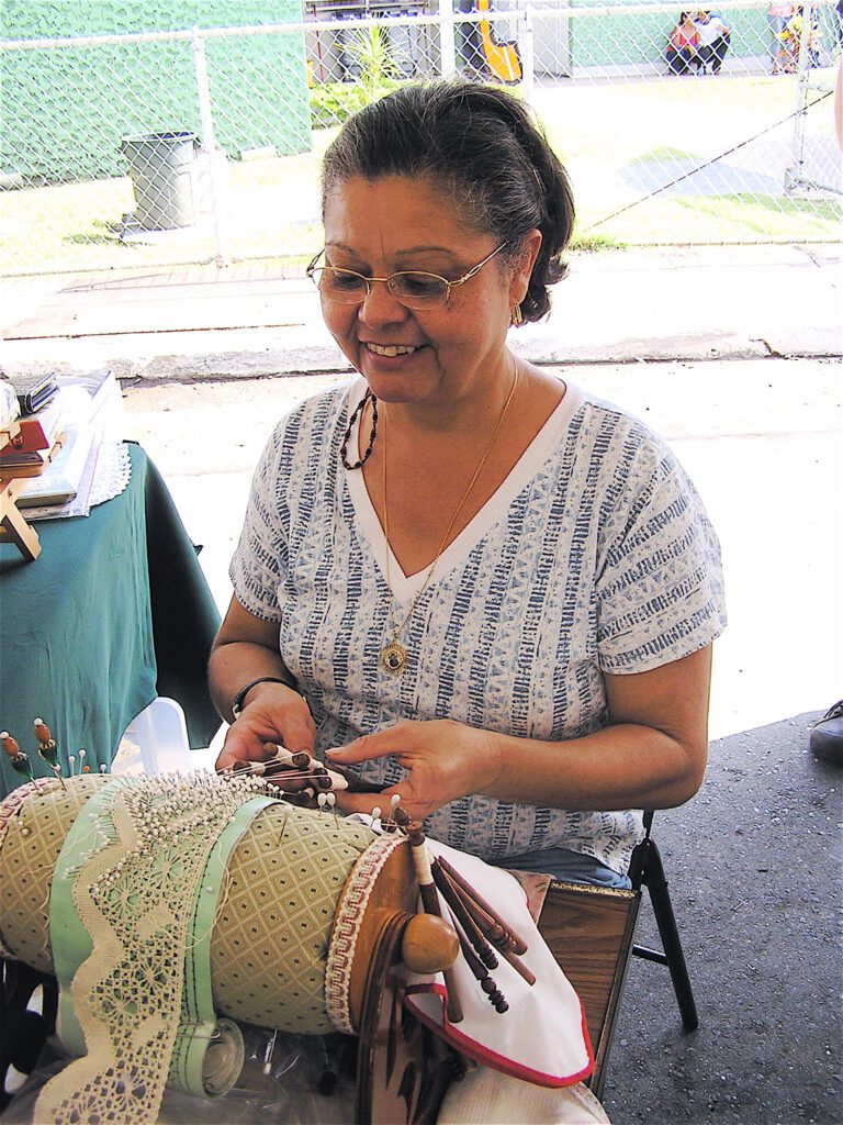 Olga Hernandez Rivera making lace, Moca